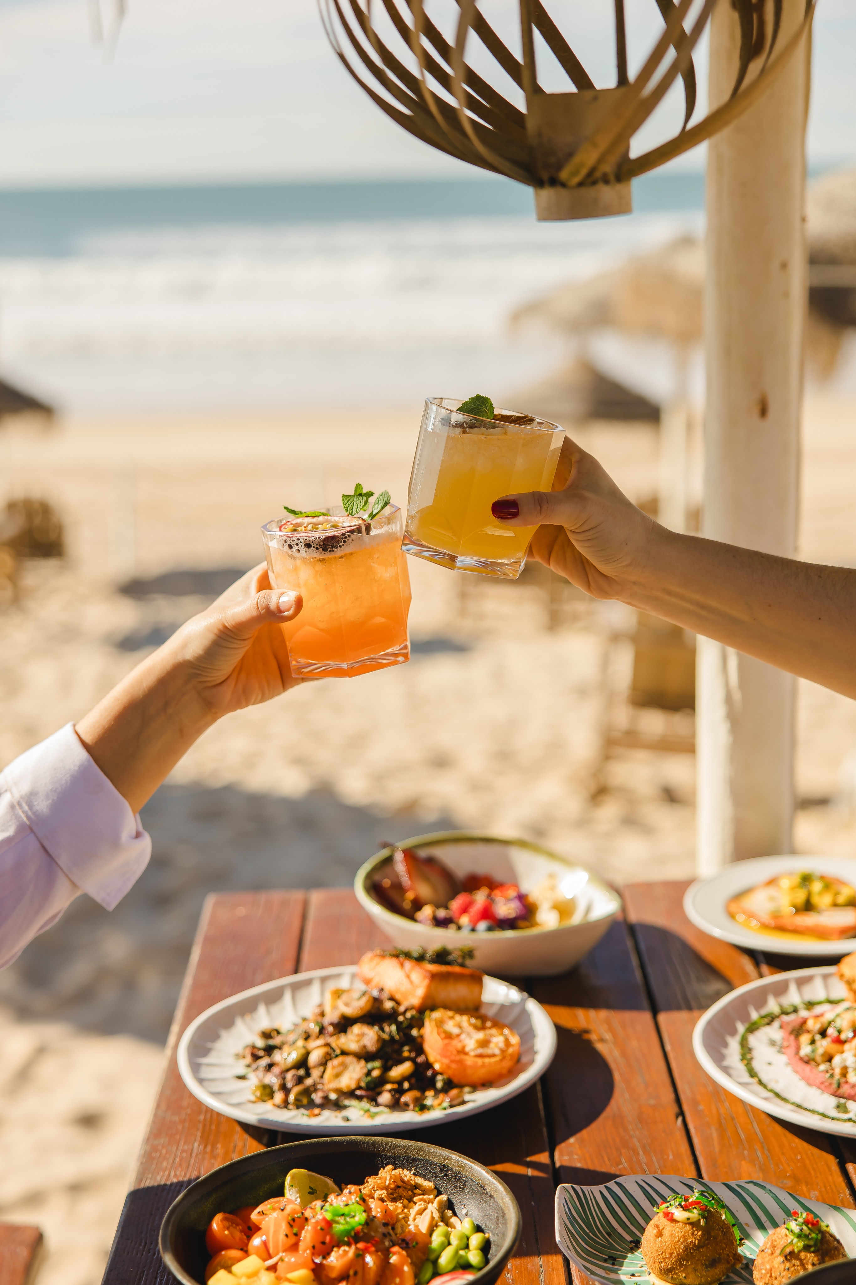COMPARTIR MESA en el restaurante Kailua